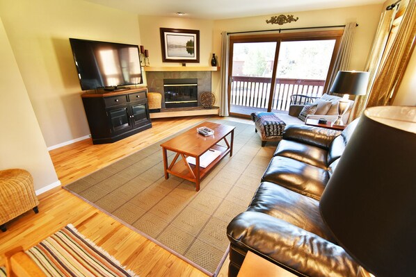 Living Room with Gas Fireplace, Flatscreen - Living Room with Gas Fireplace, Flatscreen