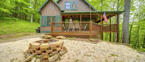 Mars Hill Vacation Rental | 5BR | 3BA | Stairs Required | 2,002 Sq Ft