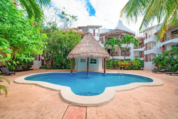 Swimming pool