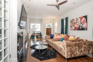 Living Room w/ Large Smart TV!
