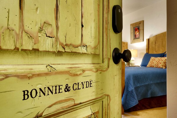 Bonnie & Clyde Suite