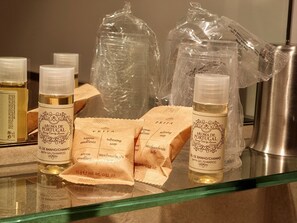 Bathroom amenities