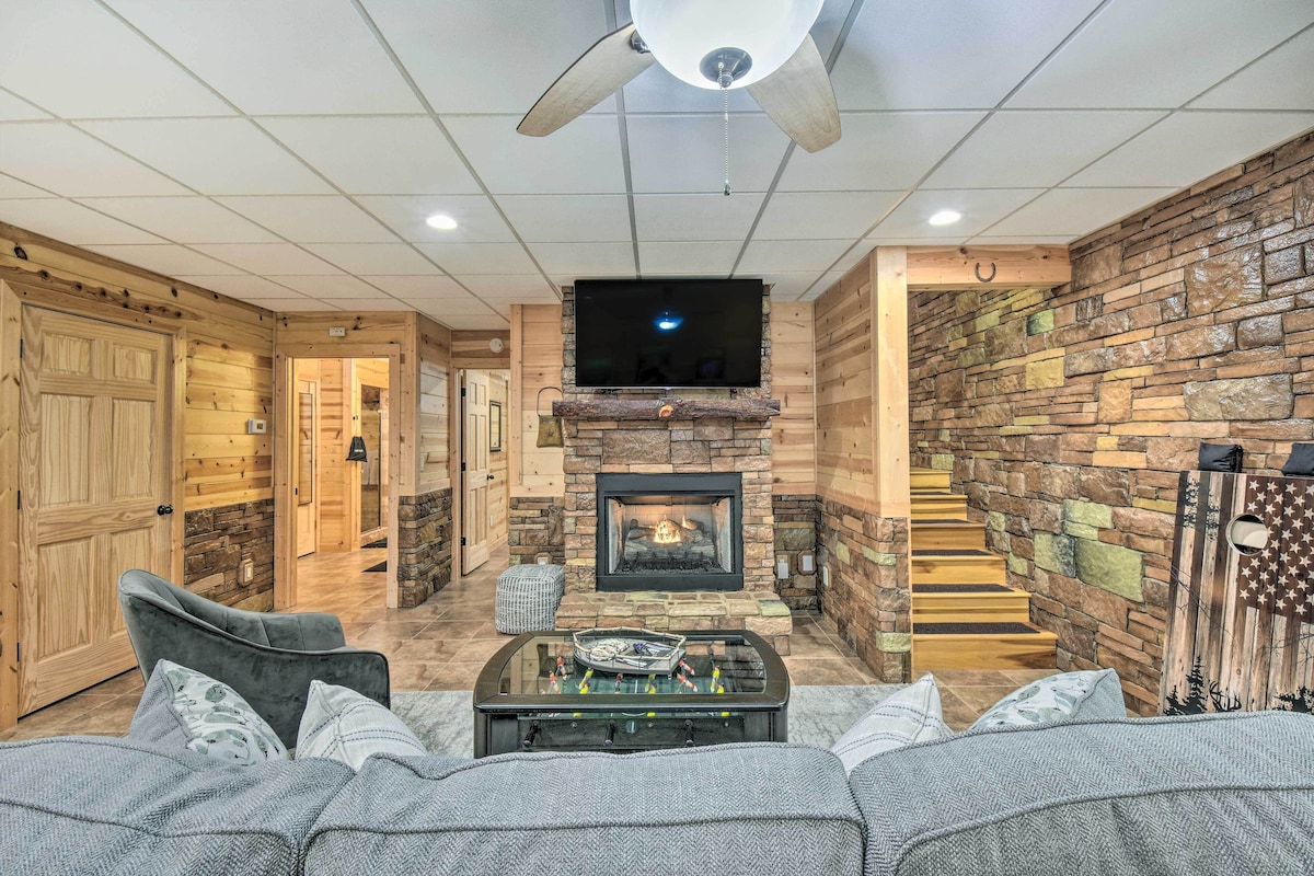 Lavish Hiawassee Cabin – Great for Families!