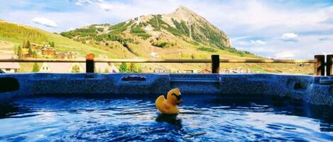 Hot tub view to Mt. Crested Butte