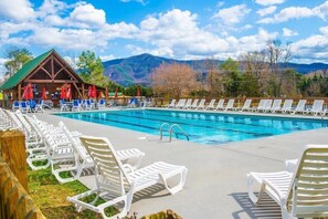 Community Pool, Deli, and Fishing Pond (May-September weather permitting)