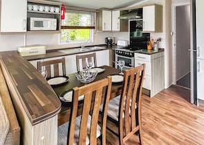 Roxbury - Orchards Holiday Park, Newbridge, Nr Yarmouth