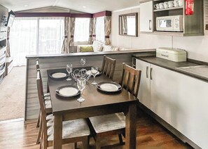 Roxbury - Orchards Holiday Park, Newbridge, Nr Yarmouth