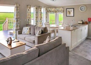 Westfield Lodge - Larkrise Farm Lodges, Charlton Adam, Somerton