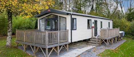 Pembroke 3 - Noble Court Holiday Park, Narberth