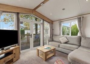Pembroke 3 - Noble Court Holiday Park, Narberth