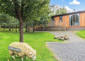 Ewe Lodge - Meadow’s End Lodges, Cartmel
