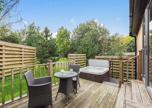 Ewe Lodge - Meadow’s End Lodges, Cartmel