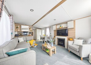 Platinum 3 - Grondre Holiday Park, Clunderwen, Nr Narberth