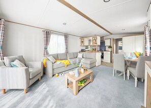 Platinum 3 - Grondre Holiday Park, Clunderwen, Nr Narberth
