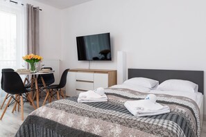 Comfortable double bed.
