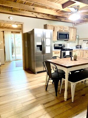 Kitchen/dining/laundry room