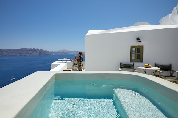 patio with jacuzzi