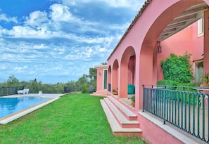 Villa Olea with infinity pool