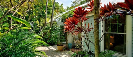 Ann Street Tranquility Key West Walkway