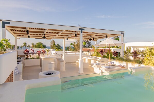Building, House, Porch, Patio, Hotel