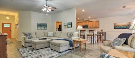 Pensacola Vacation Rental | 4BR | 2BA | Step-Free Access | 2,144 Sq Ft