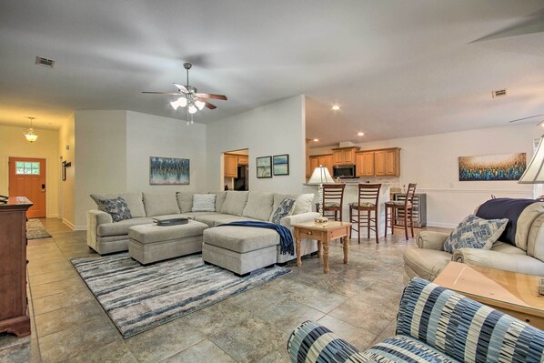 Pensacola Vacation Rental | 4BR | 2BA | Step-Free Access | 2,144 Sq Ft