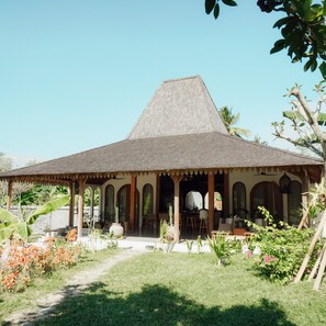 Extérieur