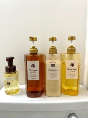 Bathroom amenities