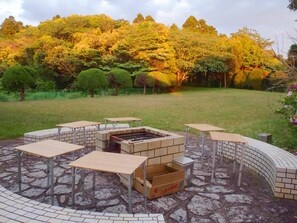 ・Enclose the hearth with everyone and have a lively BBQ