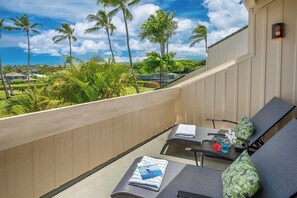 Lanai Relax and Read -Manualoha 402