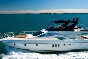 Luxury Private Yachts Available