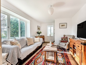 Living room | 4 Cromwells Cottage - The Old Brewery Cottages, Pembroke