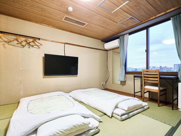 ・[Japanese-style room B] A comfortable Japanese-style room with tatami mats. Accommodates up to 5 people