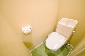 Toilet equipped with washlet