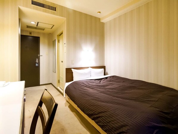 ・ An example of a double room: Get a good night's sleep with a Simmons bed that emphasizes sleeping comfort.