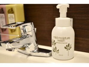 Bathroom amenities