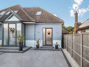 Exterior | The Otter - River Annexe, Christchurch