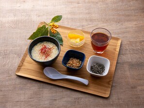 ・ Stomach-friendly porridge breakfast just awakened