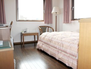 ・[Single room] Clean wooden floor