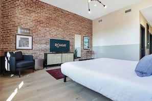Studio Bedroom (King)