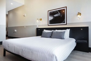 Studio Bedroom (King)