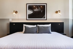Studio Bedroom (King)