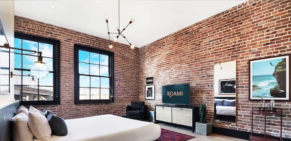 Welcome to The Lola by Roami!
