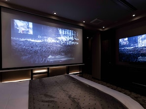 ・[King double room with karaoke] All-you-can-sing with the latest karaoke without worrying about time!