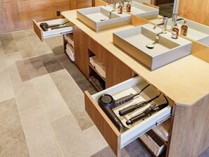 ・[Sweet double room with open-air bath] 2-bowl washbasin. Hair dryers and hair irons are available.