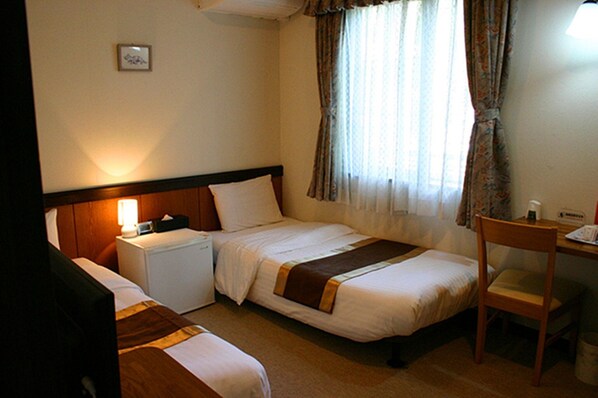 Room 205 Western-style twin room