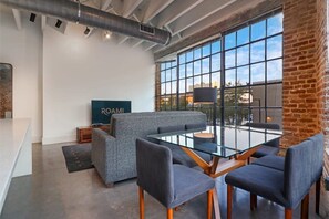 Dinning area has seating for 4