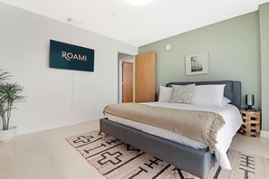 Bedroom (Queen)