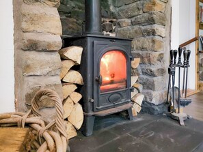 Living room | Daffodils, Haltwhistle