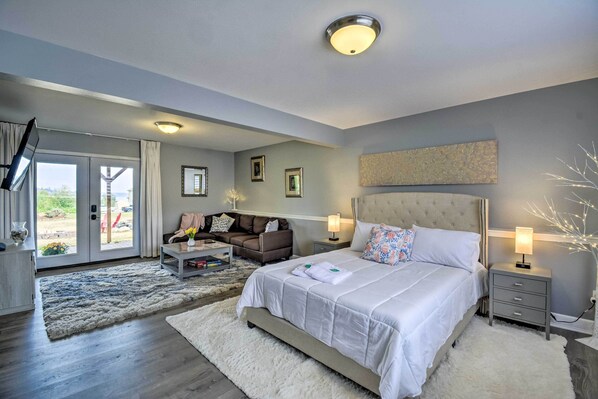 Port Orchard Vacation Rental | Studio | 1BA | 670 Sq Ft | Step-Free Access